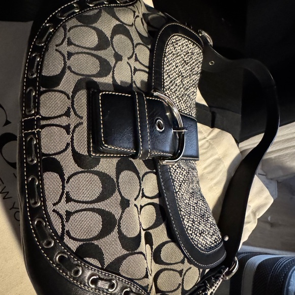 Y2K Vintage Coach Black and Gray Signature Canvas Shoulder Bag with Buckle - Picture 10 of 12
